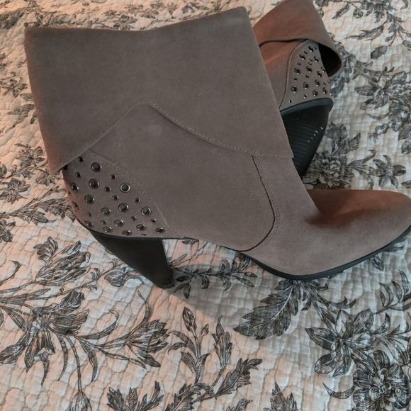 Booties - Picture 3 of 4